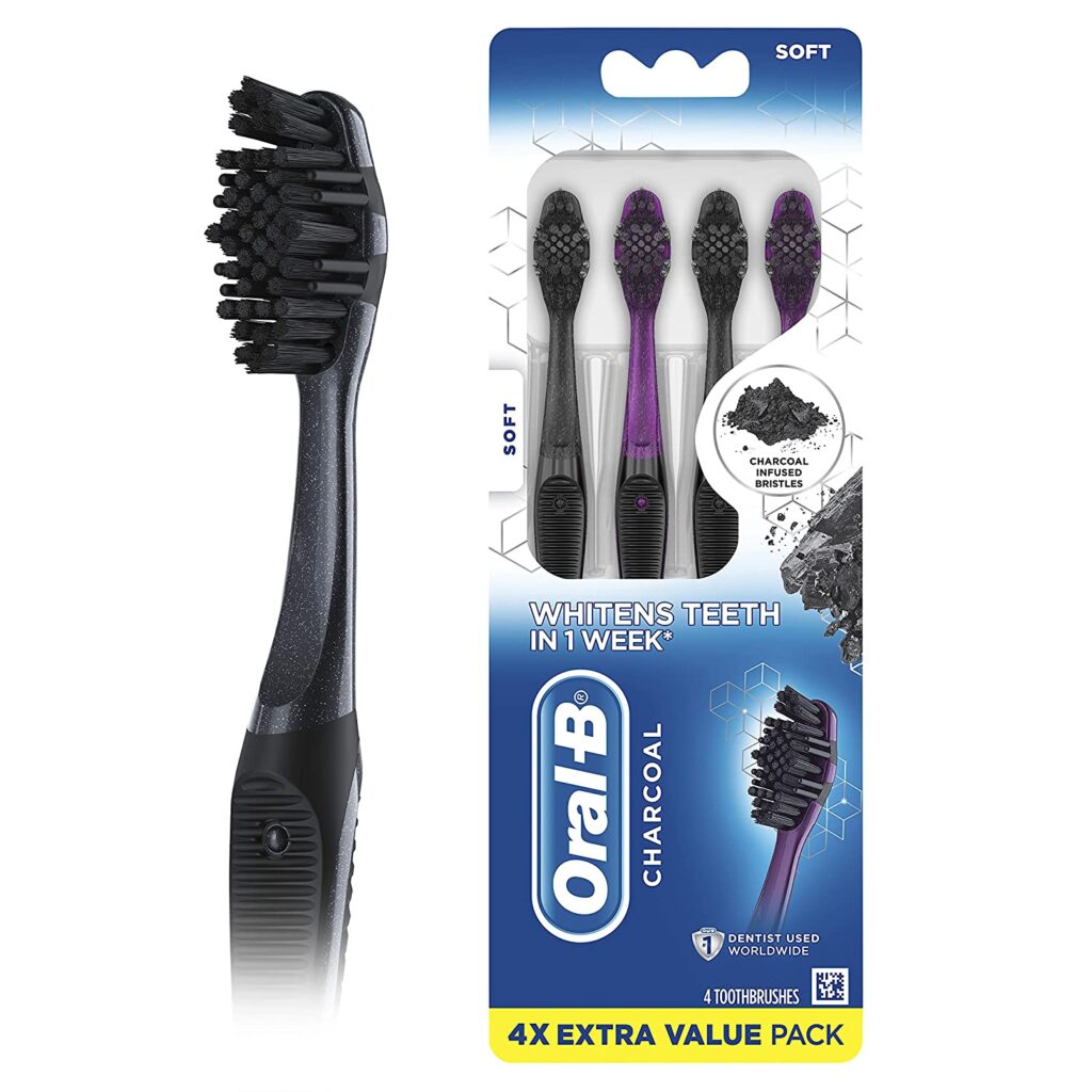 Oral-B Charcoal Toothbrush Therapy Whitening Therapy, мягкая, 4 штуки